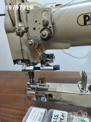 Троен транспорт Pfaff 335 - ръкавна шевна машина. 