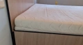 СПЕШНО - спалня с матрак 160/200 и 2 подматрачни рамки + 2 чекмеджета, снимка 2