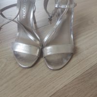 Златни обувки Eva Longoria, 38 номер, естествена кожа , снимка 2 - Дамски обувки на ток - 45824964