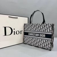 Dior дамска чанта, снимка 5 - Чанти - 45088709