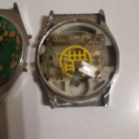 четири броя стари електронни часовника, снимка 13 - Други - 45012781
