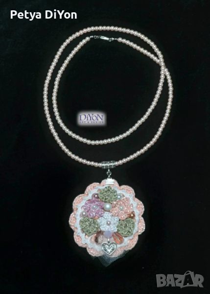 Елегантен гердан медальон на наниз от перли в пастелни цветове, снимка 1