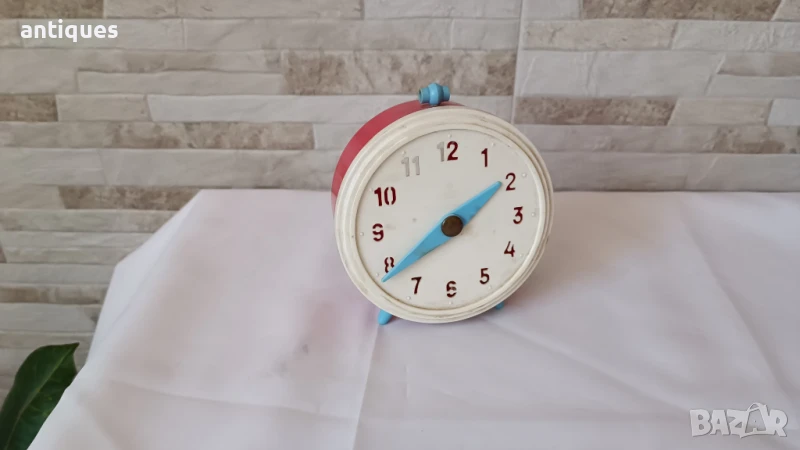 Часовник / Будилник - играчка от соц-а, снимка 1