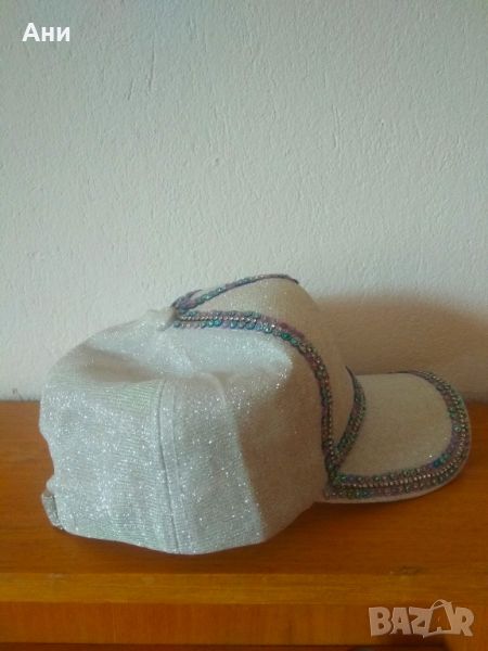 Забелязваща се шапка - блестяща, снимка 1