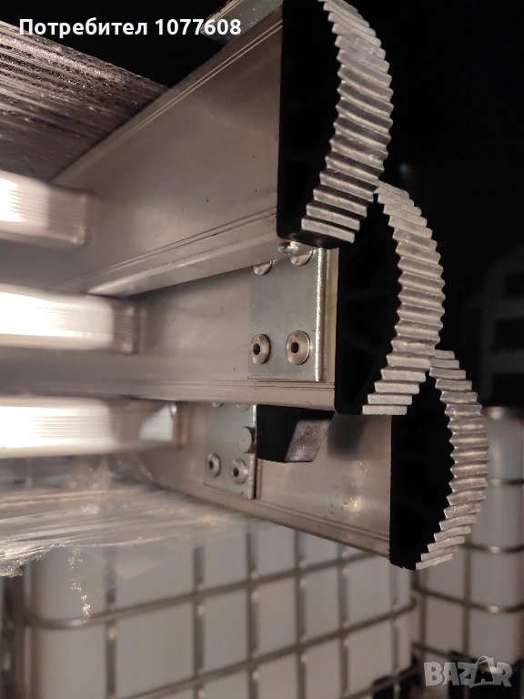 Професионална трираменна алуминиева стълба с 10 стъпала с профил на краката 22х80мм , снимка 1