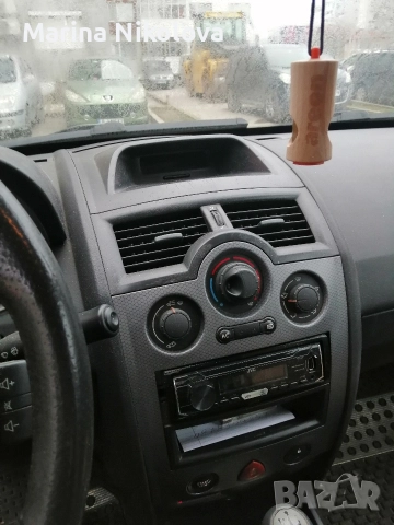 Продавам изгодно Рено Меган 2004 г, бензин, снимка 6 - Автомобили и джипове - 52946665