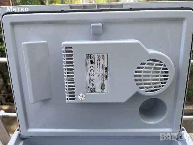 Хладилна чанта MOBICOOL 25 литра,12 волта, снимка 6 - Хладилници - 47420184