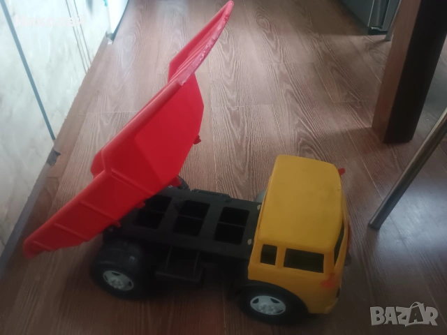 Детско камионче самосвал от соца, снимка 2 - Антикварни и старинни предмети - 54056418