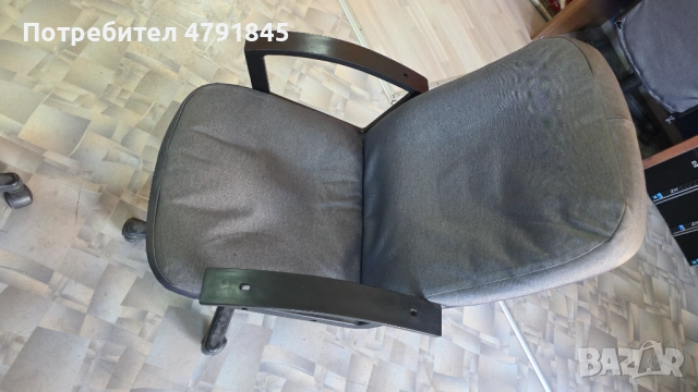 Продавам офис столове – удобни и запазени!