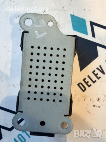 5M0035570B усилвател за антена от Volkswagen Golf 6 2.0 TDI DSG GTD, 170 ph., engine CGF, 2010, снимка 3 - Части - 53645877