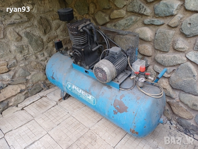 Трифазен компресор за въздух PARISE COMPRESSORI - 300л+, снимка 2 - Компресори - 51643374