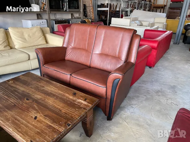 Двуместен кожен диван 
