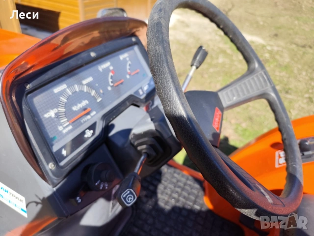 Трактор Kubota GT 3 4х4 23 к.с. с мулчираща косачка и теглич , снимка 9 - Селскостопанска техника - 53850098