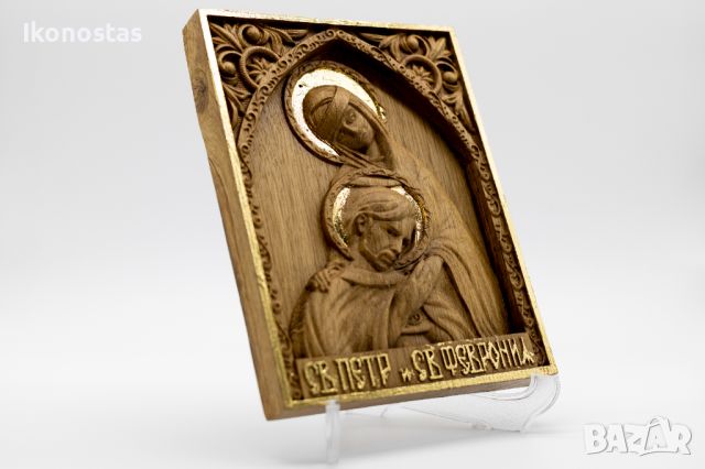 Позлатена релефна икона на Свети Петър и Света Феврония от масивен дъб - 9 карата, снимка 2 - Икони - 46006385