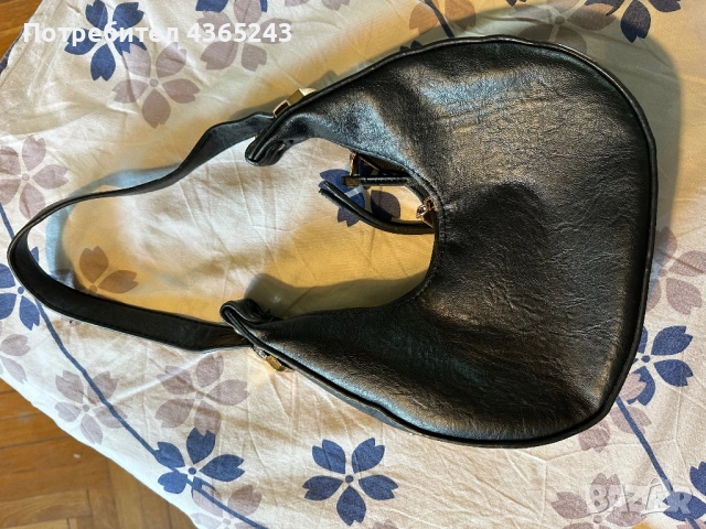 Дамска малка ежедневна черна чанта с регулираща се дължина , снимка 4 - Чанти - 52709963