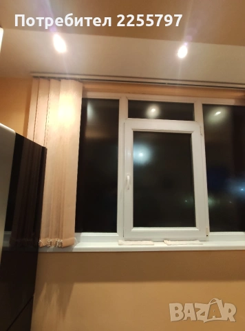 Продавам два прозореца от ПВЦ заедно с щорите, снимка 3 - Дограми - 53563666