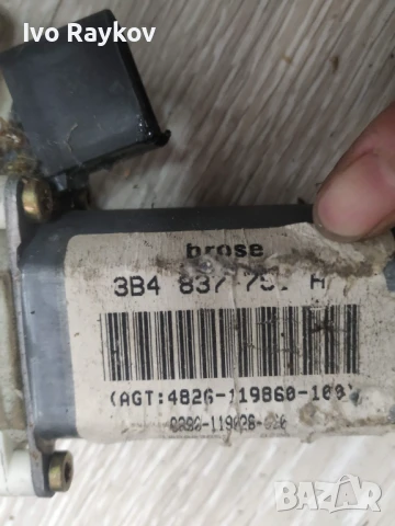 Машинка ел. стъкло за Volkswagen Passat III Sedan B5 , 3B4 837 751 H