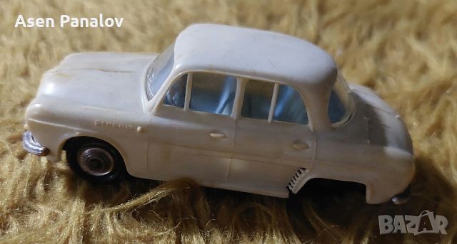 Колекционерски колички Renault Dauphine, снимка 2 - Колекции - 45803794