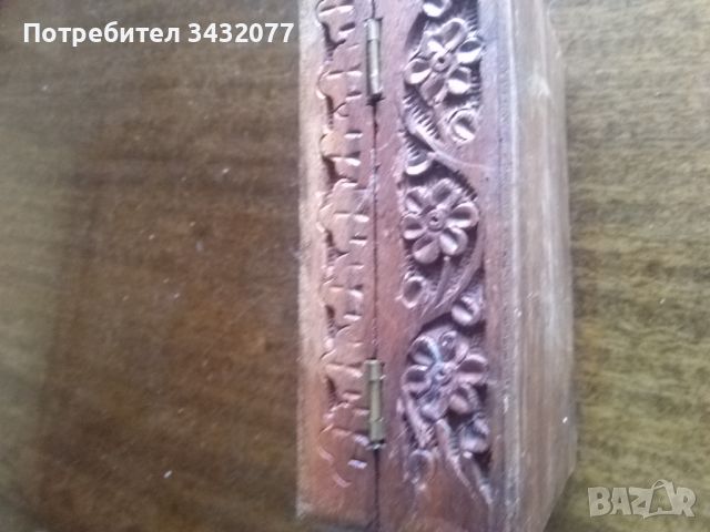 Дървена кутия украсена с резба, снимка 3 - Колекции - 46448563