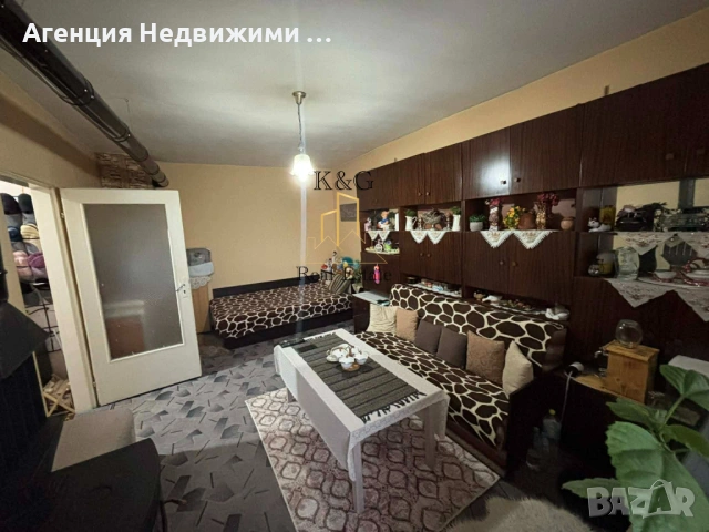 Двустаен апартамент на нисък етаж в ж.к " Орел " 