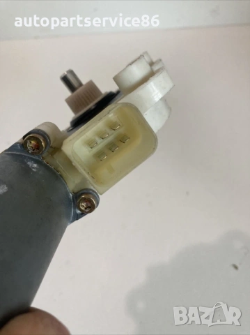 Мотор за прозорец за предна дясна врата за Mercedes Clk W209 (2005) 0130821920, снимка 2 - Части - 53983770