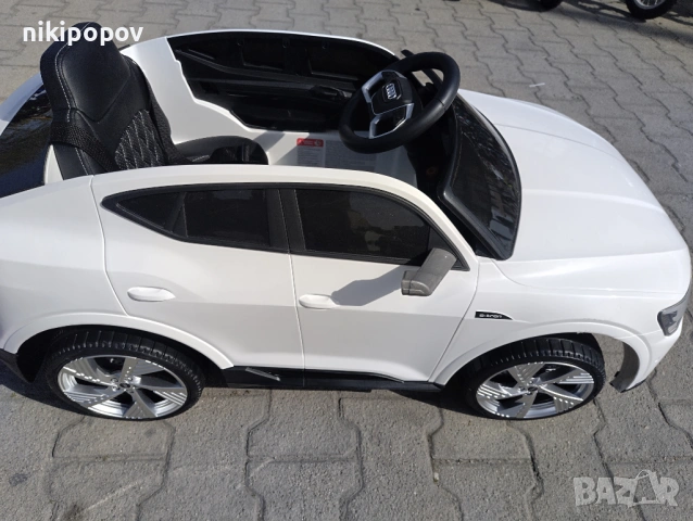 AUDI Акумулаторен джип Audi Sportback, снимка 4 - Детски велосипеди, триколки и коли - 53569220