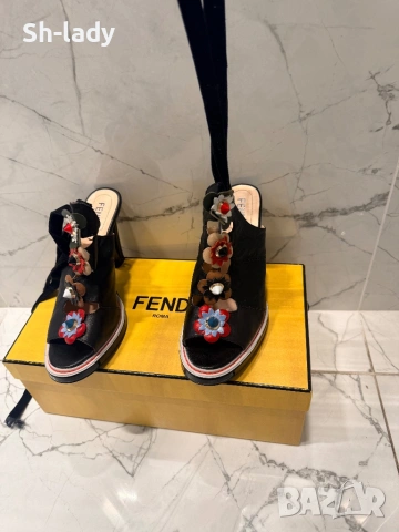Кожени сандали Фенди, снимка 5 - Сандали - 54072302