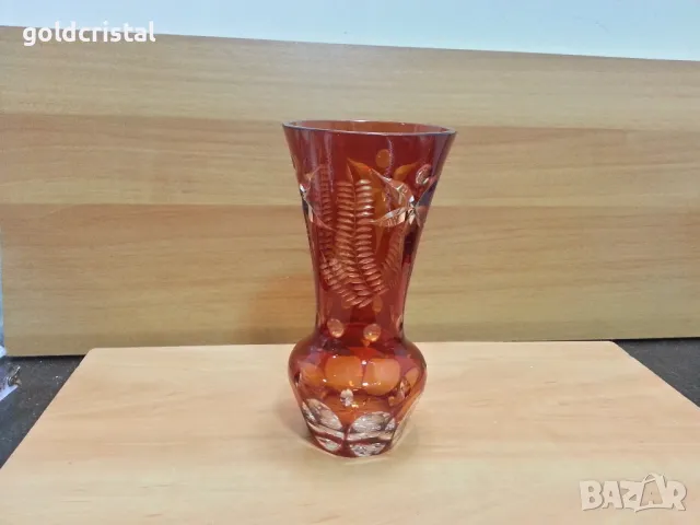 стара кристална ваза цветен червен кристал Бохемия , снимка 3 - Антикварни и старинни предмети - 49691645