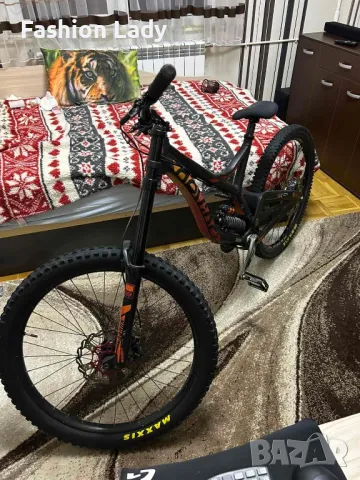 Велосипед/Колело devinci willson 2017 black and orange downhill bike., снимка 2 - Велосипеди - 50073587