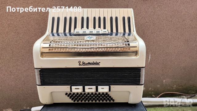 Продавам акордеон weltmaister 60 баса. 