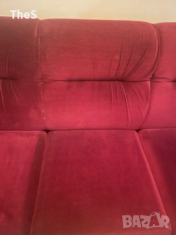 Холна гарнитура от велур. Червена, запазена, без забележки. , снимка 3 - Маси - 53205883