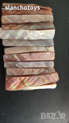 Гривна от плочки седеф на ластична основа, снимка 3 - Гривни - 53070115