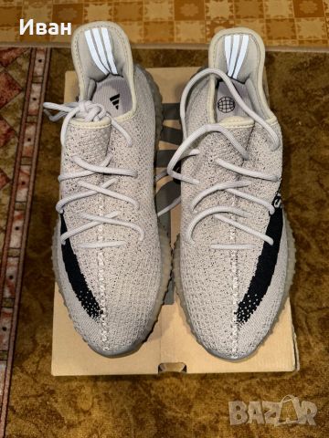 Yeezy Boost 350 V2 , снимка 1 - Маратонки - 46645437