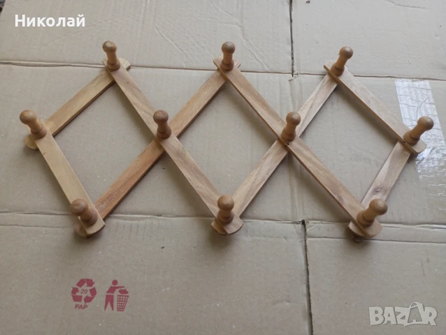 Ретро дървена закачалка 