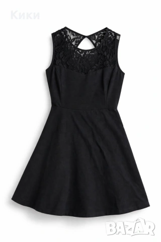 Черна рокля с дантела и интересен гръб 