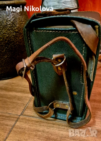 Над 60 годишна,кожена ретро чанта