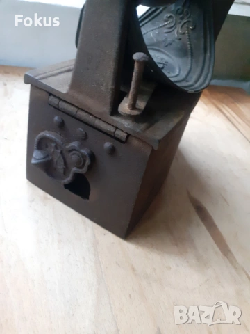 Стара английска ютия с комин, снимка 3 - Антикварни и старинни предмети - 53268825