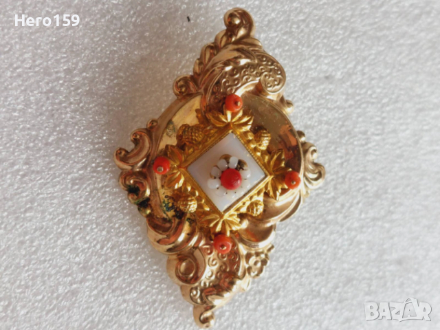 Стара антикварна брошка''бидермаер'' с позлата корали и перли