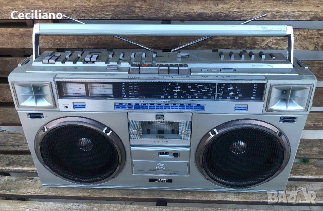 Радиокасетофон -JVC RC M-70