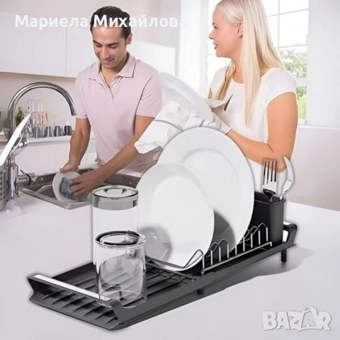 Разтегателен сушилник за съдове и прибори с дренажна тава – компактен кухненски отцедник за мивка.