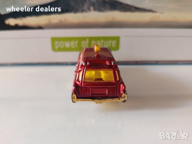 Метална количка Matchbox Мачбокс 1963 Cadillac Ambulance, снимка 4 - Колекции - 50754635