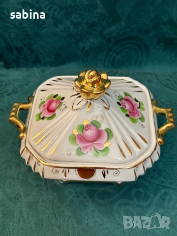 Нова бонбониера/захарница Гжел (Гжель), подходяща за подарък. От по-редките в розово и златно, снимка 3 - Антикварни и старинни предмети - 52973434