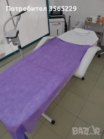 Продавам почти ново козметично легло
