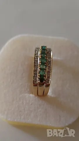 Златен пръстен с изумруди и брилянти, снимка 2 - Пръстени - 49774859