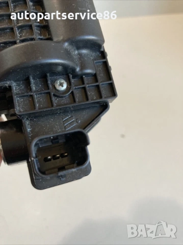 Заключващ механизъм заден капак за Peugeot 3008 1.6 HDI (2010) 9684648680, снимка 2 - Части - 53596100