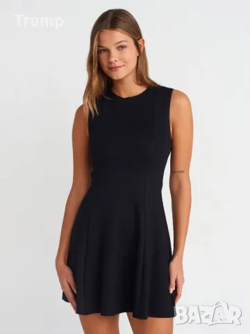  Елегантна, Безръкавна рокля тип готет