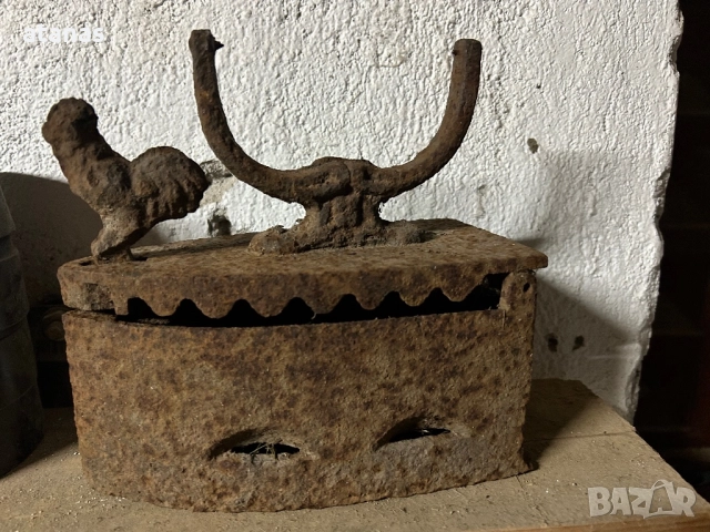 Стара ютия, снимка 2 - Антикварни и старинни предмети - 52485064