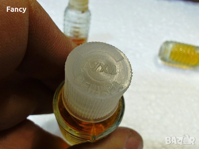 Стари шишенца с одеколони Духи Венера , снимка 5 - Други ценни предмети - 51828695