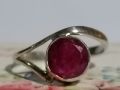 Нежен сребърен пръстен с рубин , снимка 1 - Пръстени - 46004923