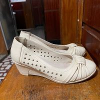 Елегантни обувки, снимка 1 - Дамски ежедневни обувки - 45840815